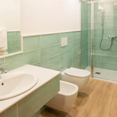 Hotel Centrale מלון