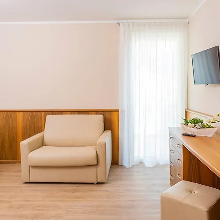 Hotel Centrale מלון גארדה
