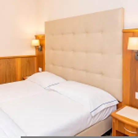 מלון Hotel Centrale 4*