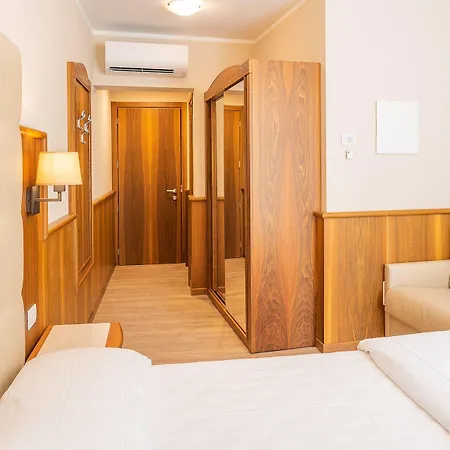 Hotel Centrale מלון 4*