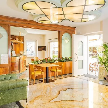 Hotel Centrale מלון