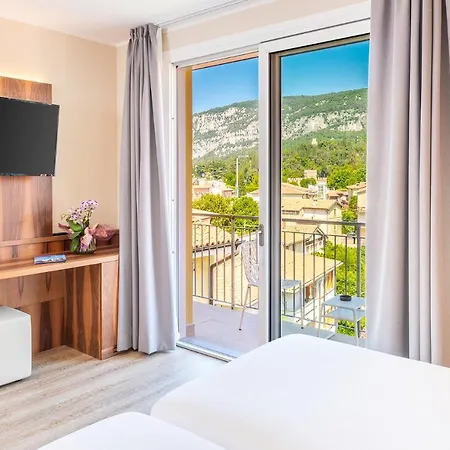 Hotel Centrale מלון 4*