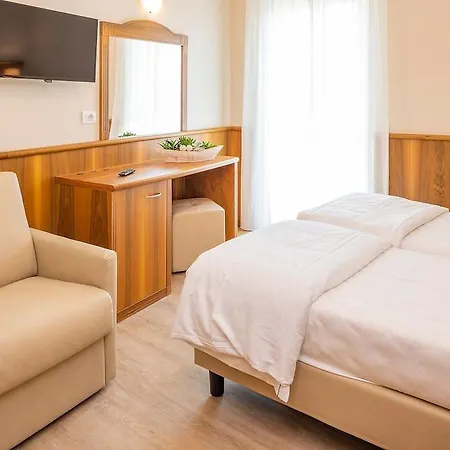 Hotel Centrale Otel